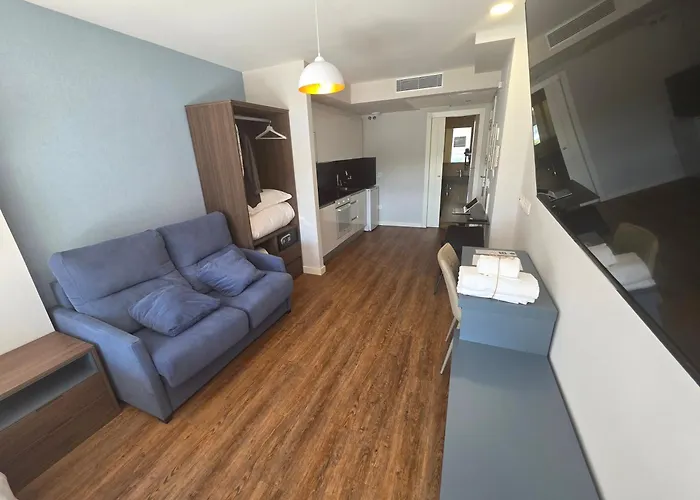 Апартаменты Aranda Flex Living 3*