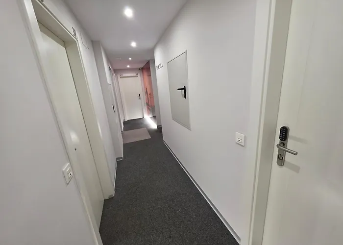 Апартаменты Aranda Flex Living 3*